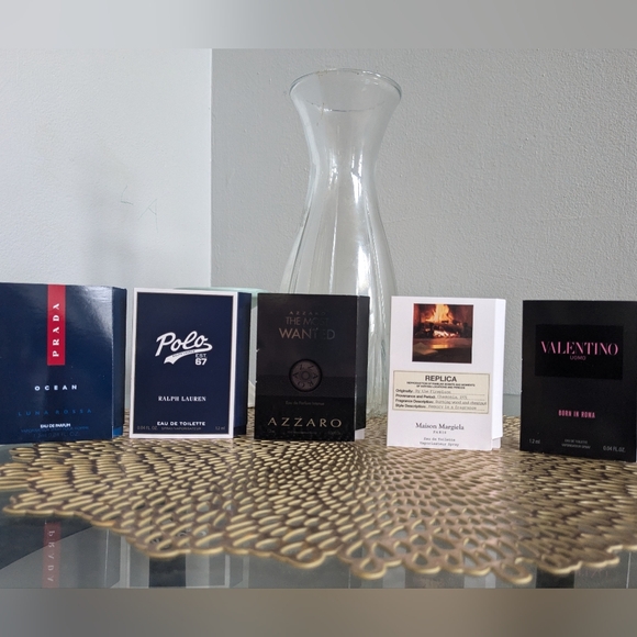 Prada - Picture 1 of 2